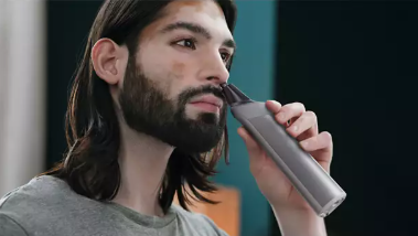  Trim ear and nose hair easily and comfortably